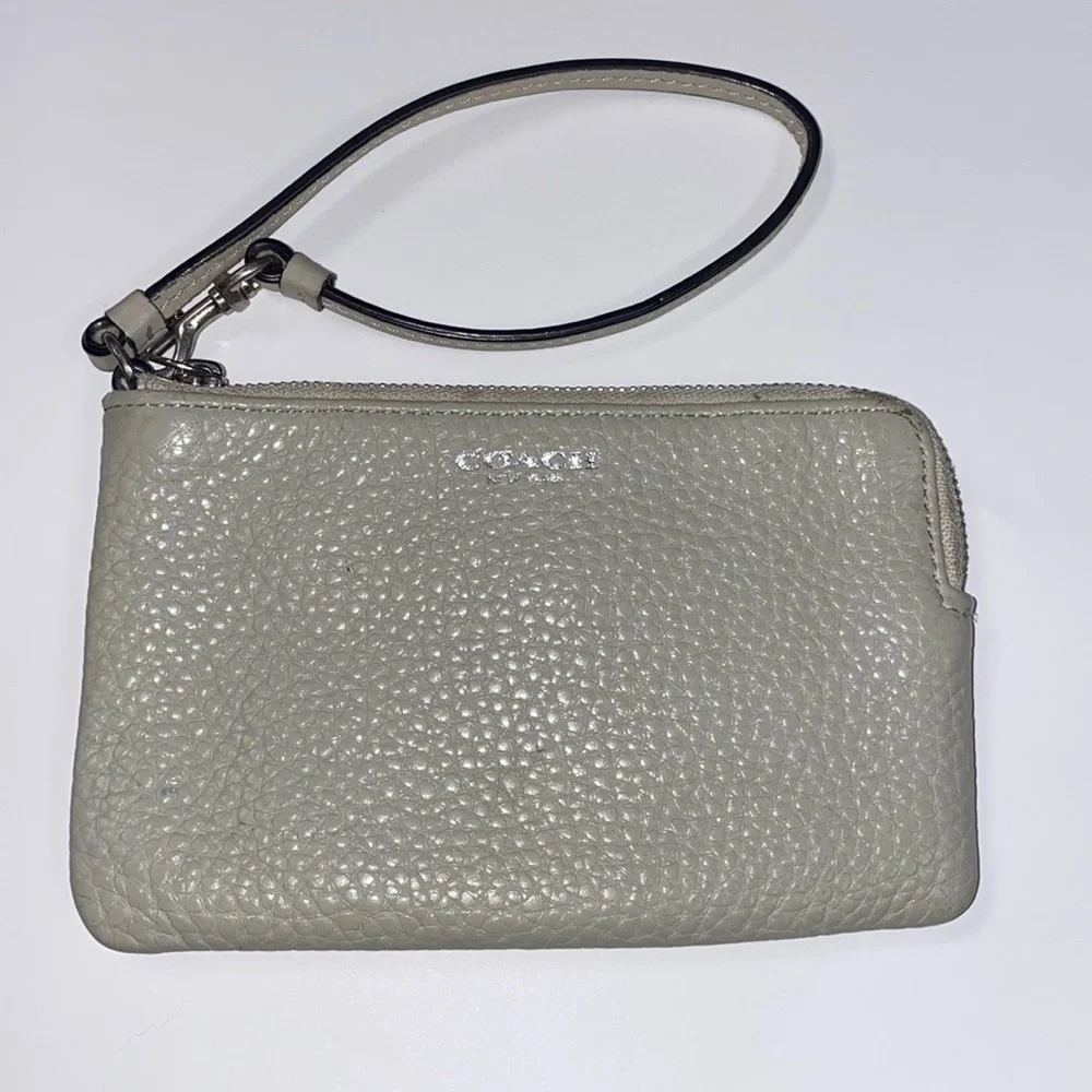 Coach Corner Zip Gray Pebbled Leather Wristlet
